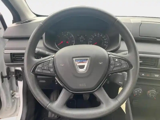 Dacia Sandero 1.0 sce 65ch essential — photo 15