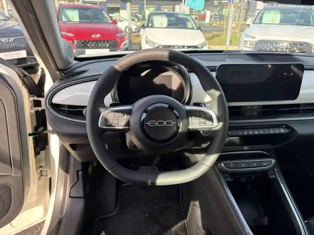 Fiat 600 t-gen 3 1.2 hybrid 145ch edct6 — photo 64