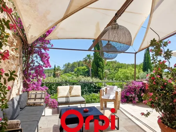 Maison 6 pièces 280 m²