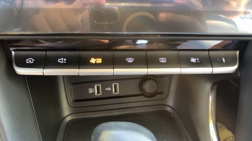 MG ZS 1.0 T-GDi 111 2WD BVA - Luxury – 2022 – 21393 km – Essence – Boîte Automatique — photo 25