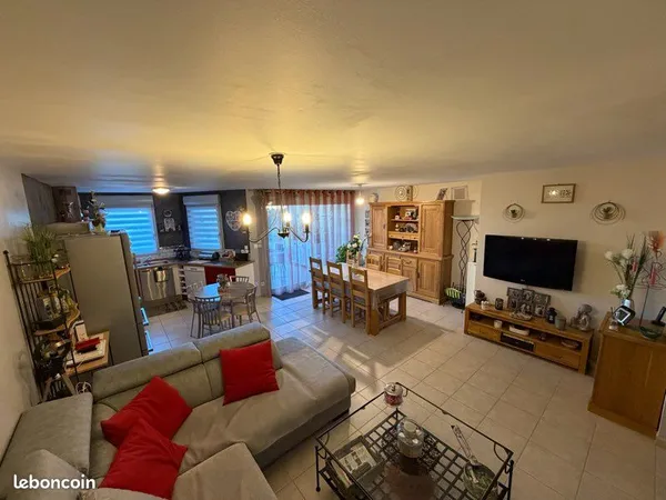 Appartement F3 76 m² avec terrasse 15 m², garage et cave - Sury-le-Comtal