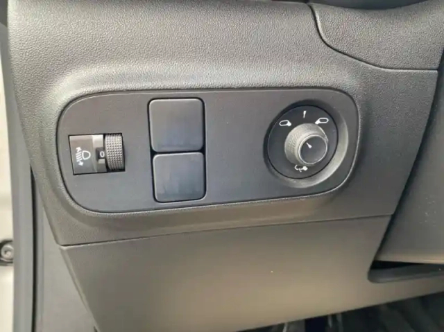 Citroën C3 1.2 puretech 110ch s&amp;s shine 120-123g — photo 7