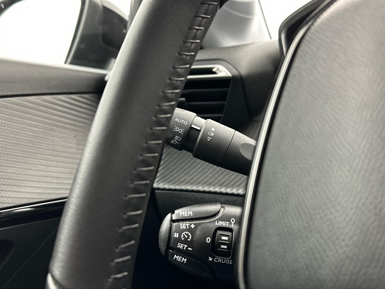 Peugeot 208 puretech 100 s&s bvm6 allure — photo 21
