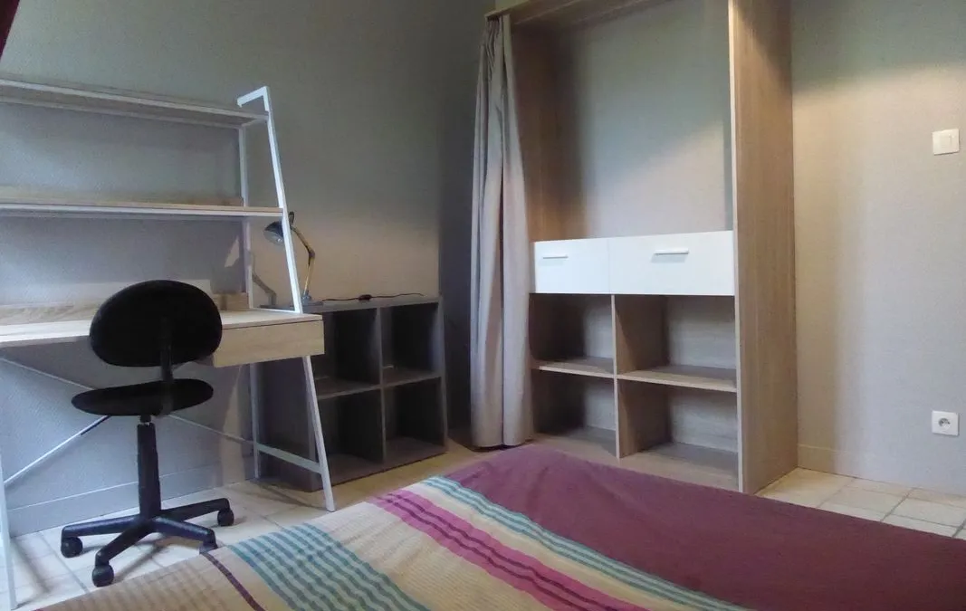 Photo 1