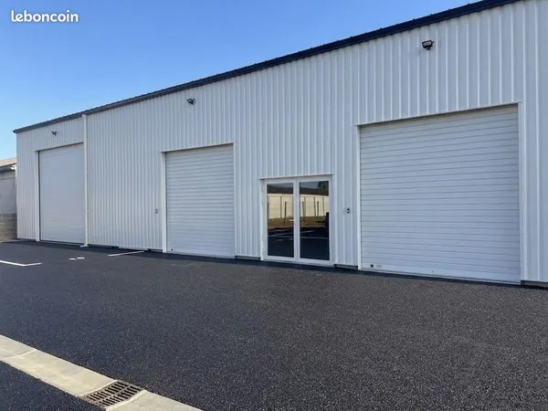 Local d'activités/entrepôt/stockage