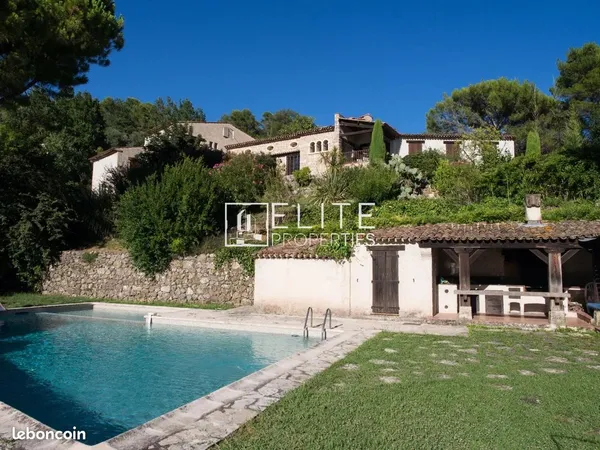 Propriété 9 pièces 333 m²