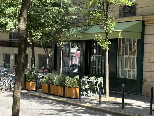 Paris 17e - Studio 16 m² rénové + balcon - Furnished - Corporate