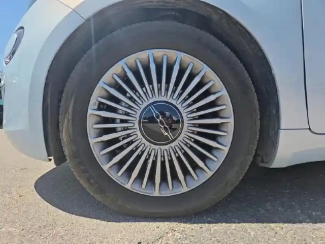 Fiat 500 e 95ch icône — photo 8