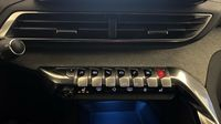 Peugeot 3008 HYBRID 225ch GT Pack e-EAT8 — photo 26
