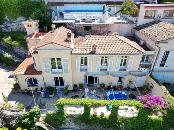 Villa 6 pièces 211 m²