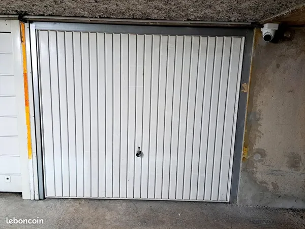 Garage fermé sécurisé Avenue Carsalade du Pont