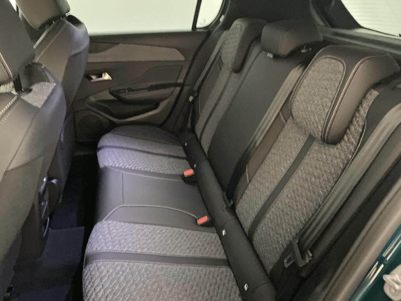 Peugeot 308 hybrid 145 e-dcs6 allure — photo 10