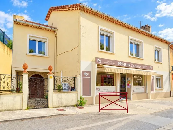 Salindres - Ensemble immobilier - Appartement + Local commercial loué