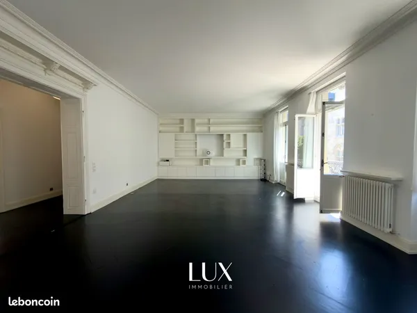 Appartement 7 pièces 260 m²