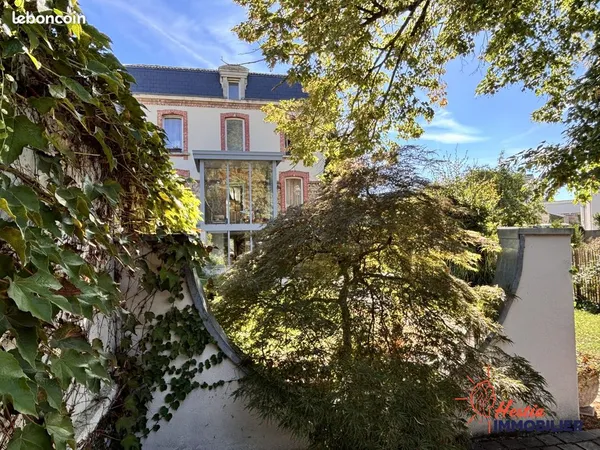 Maison 8 pièces 209 m²