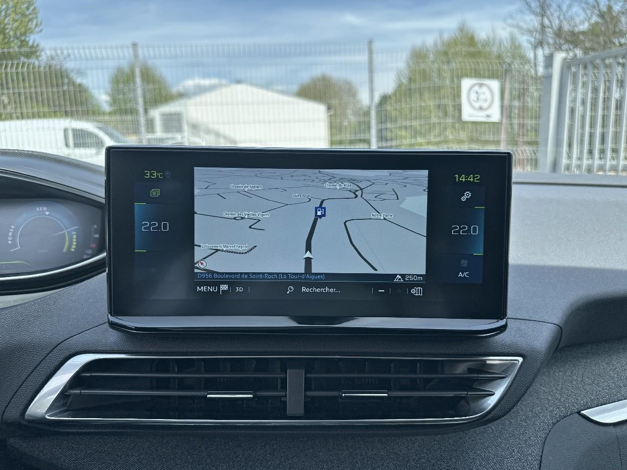 Peugeot 3008 hybrid 225ch allure pack e-eat8 — photo 15