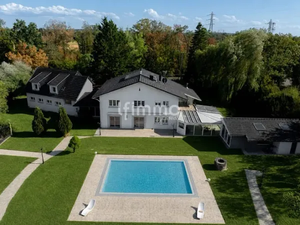 Villa 11 pièces 486 m²