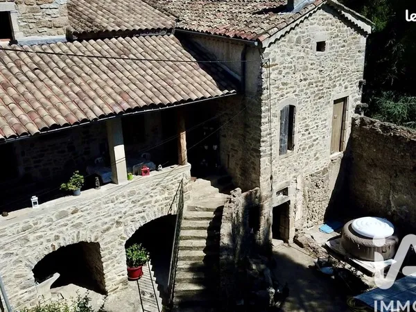 Propriété 8 pièces 150 m²