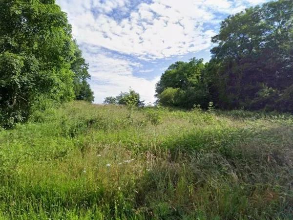 Terrain 381 m²