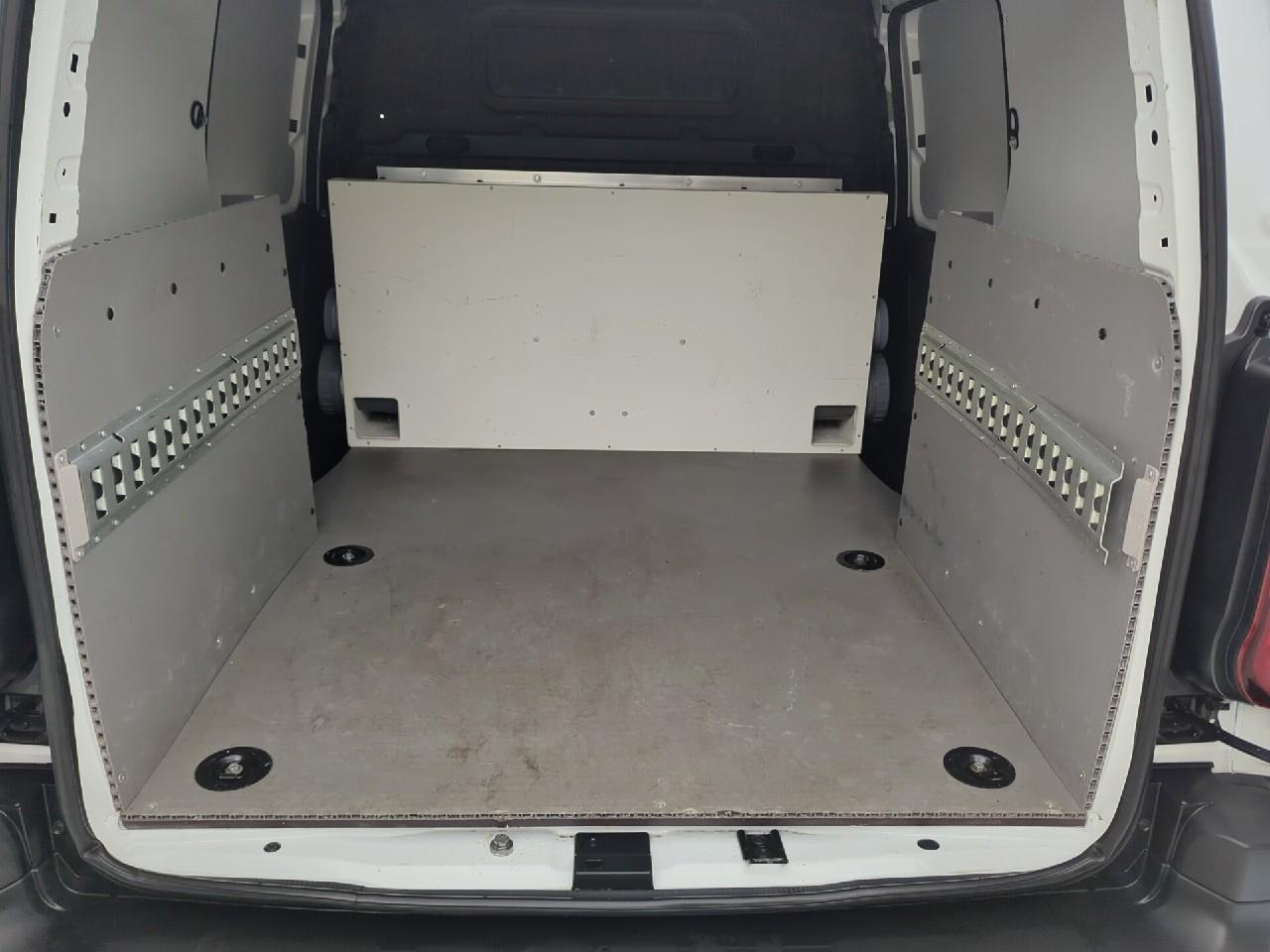 Citroën Berlingo van m 650 bluehdi 100 s&s bvm5 driver — photo 6