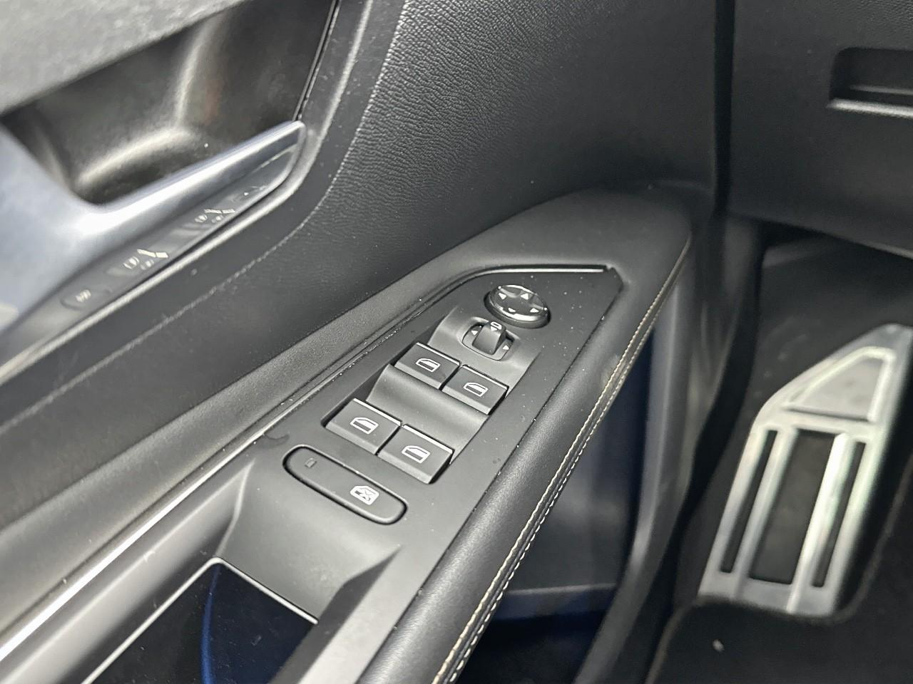 Peugeot 3008 puretech 130ch s&s eat8 gt pack — photo 15