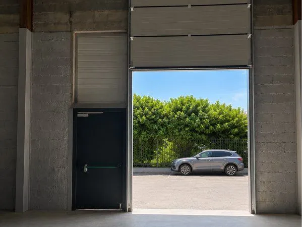 LOCAL 125m2 - OUEST AIX EN PROVENCE - BAIL PRÉCAIRE