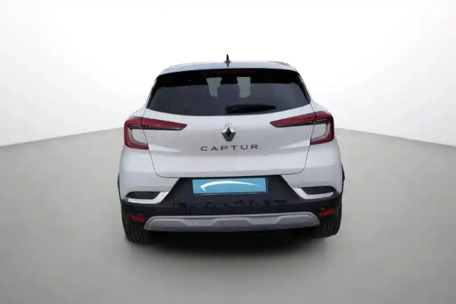 Renault Captur mild hybrid 140 — photo 26