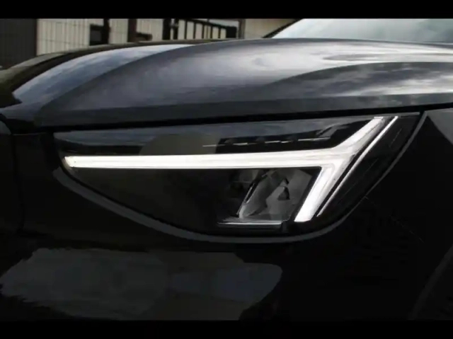 Volvo Ex40 single extended range 252ch plus — photo 33