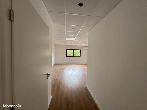Location bureau 64 m²
