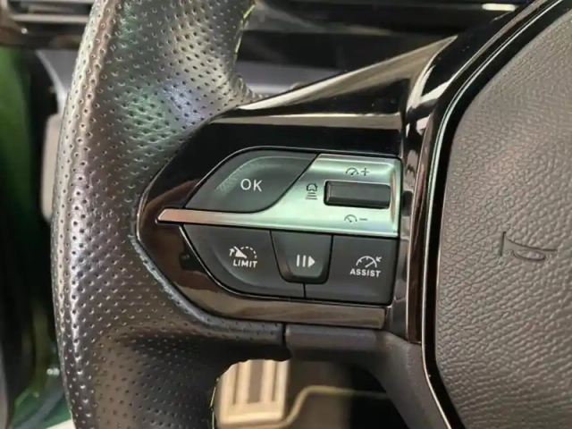 Peugeot 308 1.2 130 s&amp;s gt pack eat8 alcantara / camera 360 / toit pano — photo 14