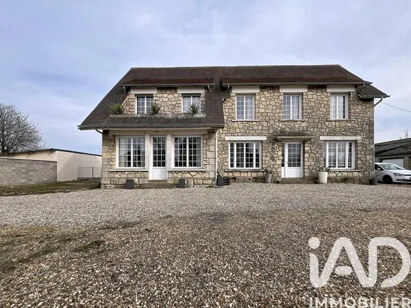 Maison 9 pièces 246 m²