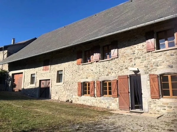 Maison 7 pièces 236 m²