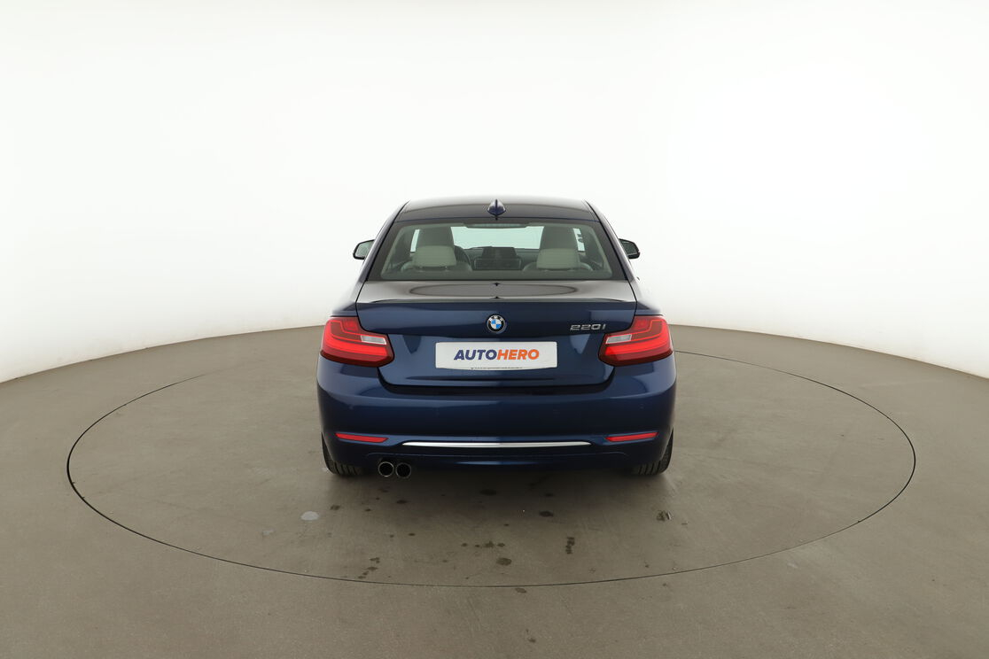 BMW Série 2 Coupé 220i Luxury BVA8 — photo 4