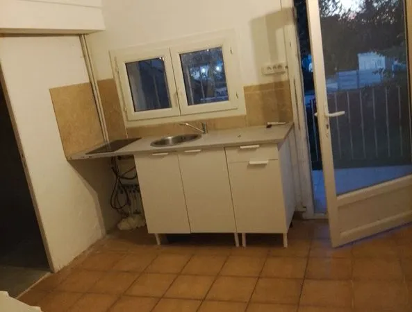 Studio avec mezzanine et jardinet
