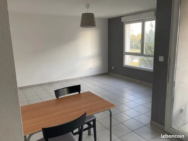 T2 44m2 avec loggia, parking et piscine