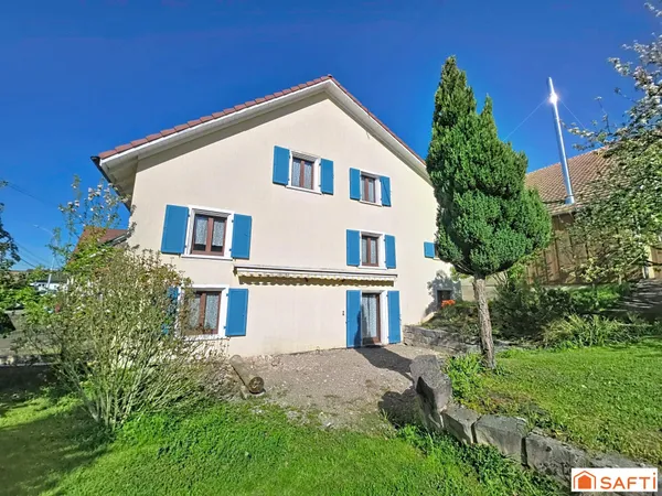 GROS POTENTIEL - MAISON + DÉPENDANCES - POSSIBILITÉ DE CRÉER PLUSIEURS LOGEMENTS - PROCHE SUISSE