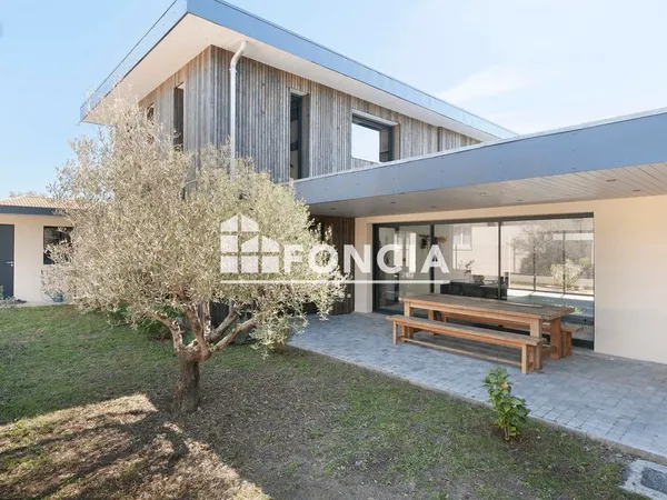 Maison d'architecte rénovée 2023 - Piscine intérieure & jacuzzi - Mont-de-Marsan