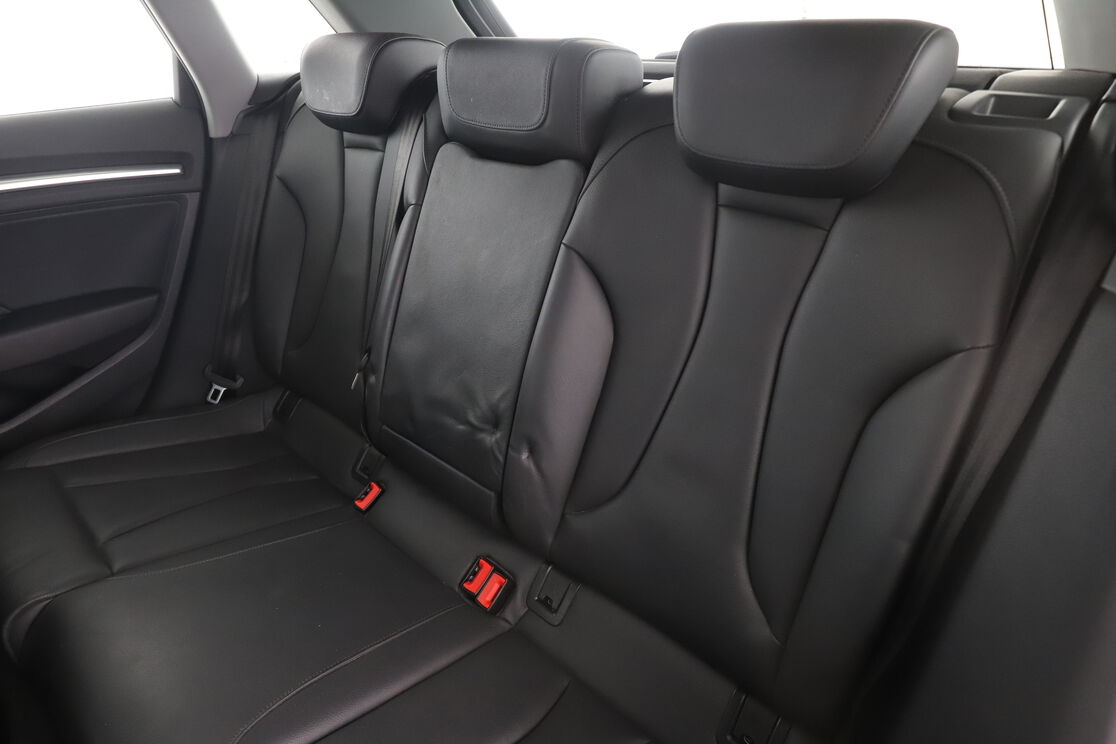 Audi A3 Sportback 30 TFSI Design Luxe S Tronic 7 — photo 13