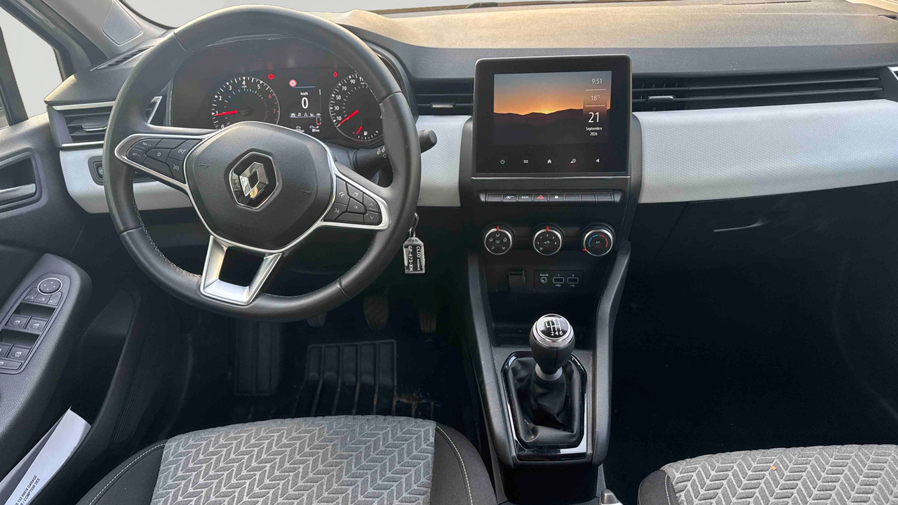 Renault Clio TCe 90 — photo 9