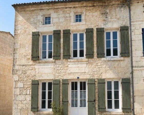 Maison ancienne tout juste rénovée, pleine de charme