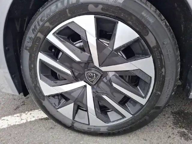 Peugeot 208 hybrid 110 ch e-dcs6 — photo 13