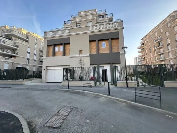 Local commercial 700 m²