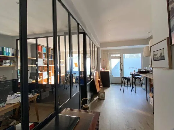 Local d'activité 126 m²