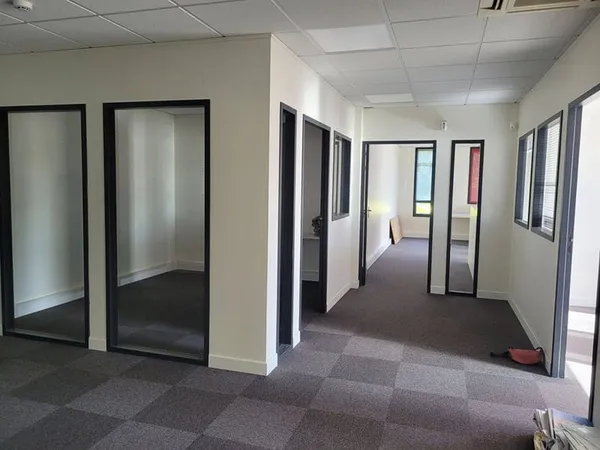 Bureaux 96 m²