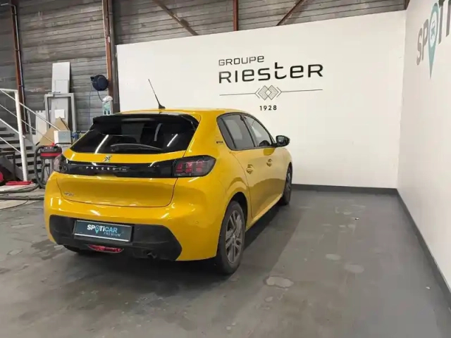 Peugeot 208 puretech 100 s&amp;s bvm6 — photo 21