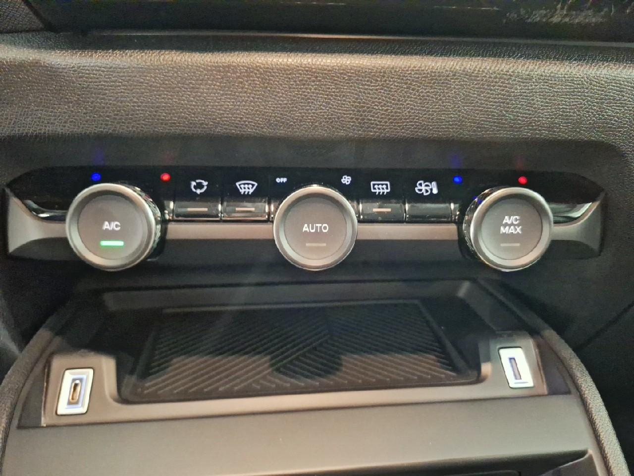 Citroën C4 bluehdi 130 eat8 plus — photo 16