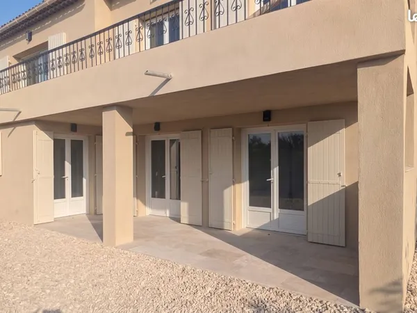 Rez-de-villa de 4 pièces neuf avec jardin et parking à Puget