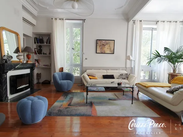 NIMES CENTRE APPARTEMENT BOURGEOIS P5 160M² AVEC GARAGE PROPOSE
