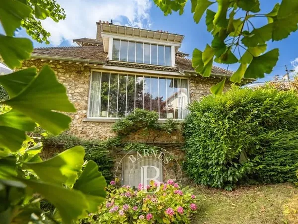 Magnifique Maison Le Chesnay/ Plateau Saint-Antoine - 325 m² - 6/8 chambres - monumental atelier d'a