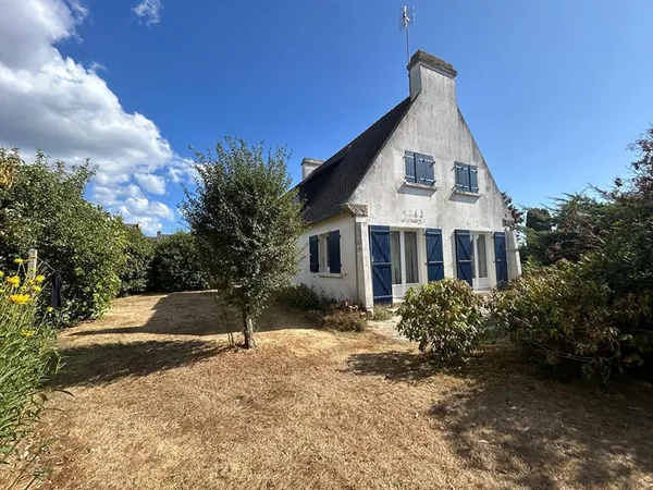 Maison à vendre à 400 m du centre de Pont L'Abbé - 4 chambres sur terrain de 1500 m² avec dépendance